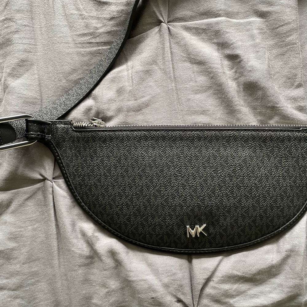Micheal Kors Black Reversible Belt Bag